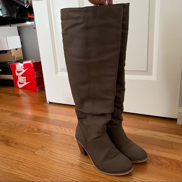 Just FAB Boots - Picture 3 of 10